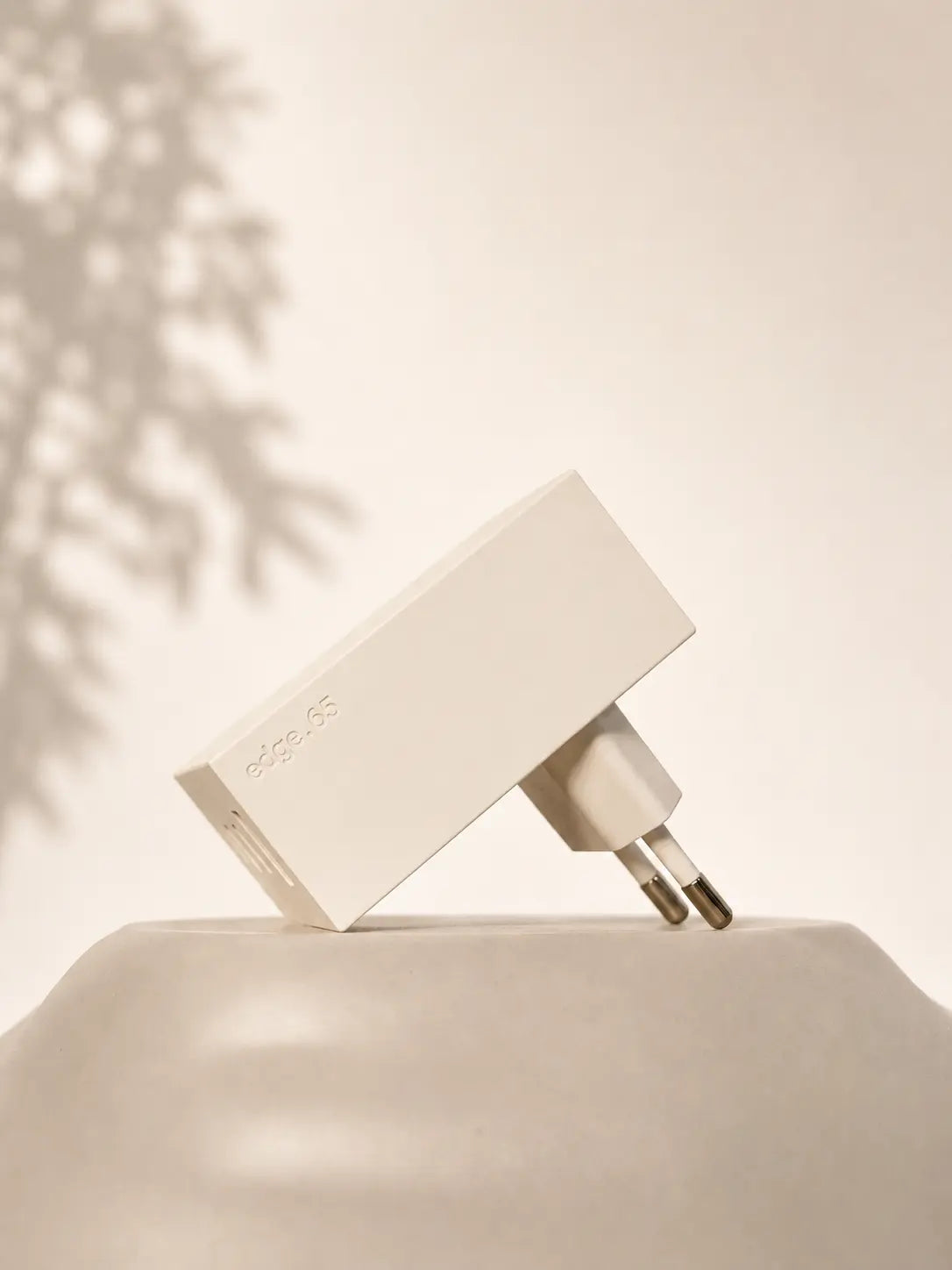 edge.65 (65 Watt) USB Ladegerät. Farbe: Dune