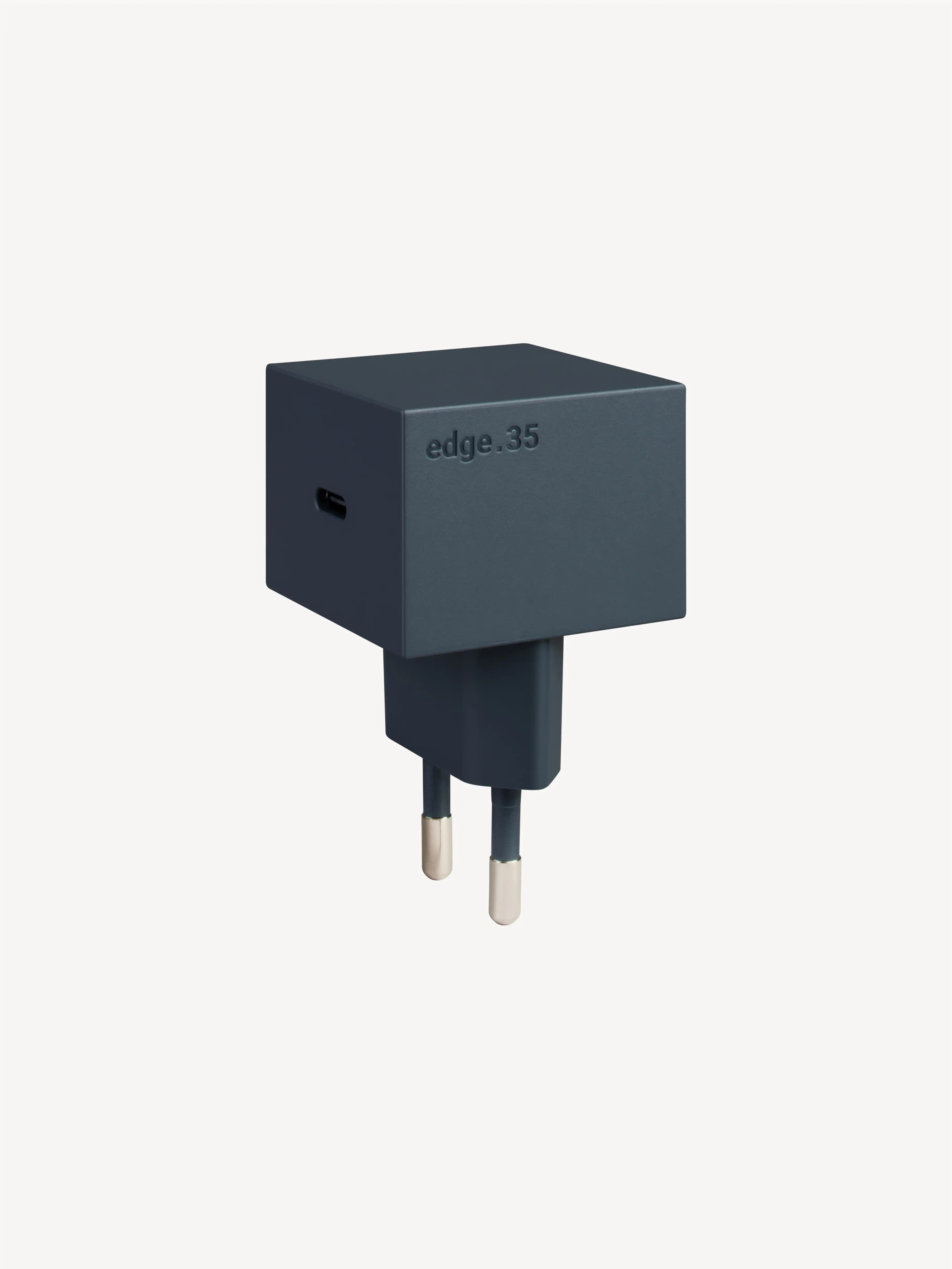 edge.35W USB-C-Ladegerät. Farbe: Midnight