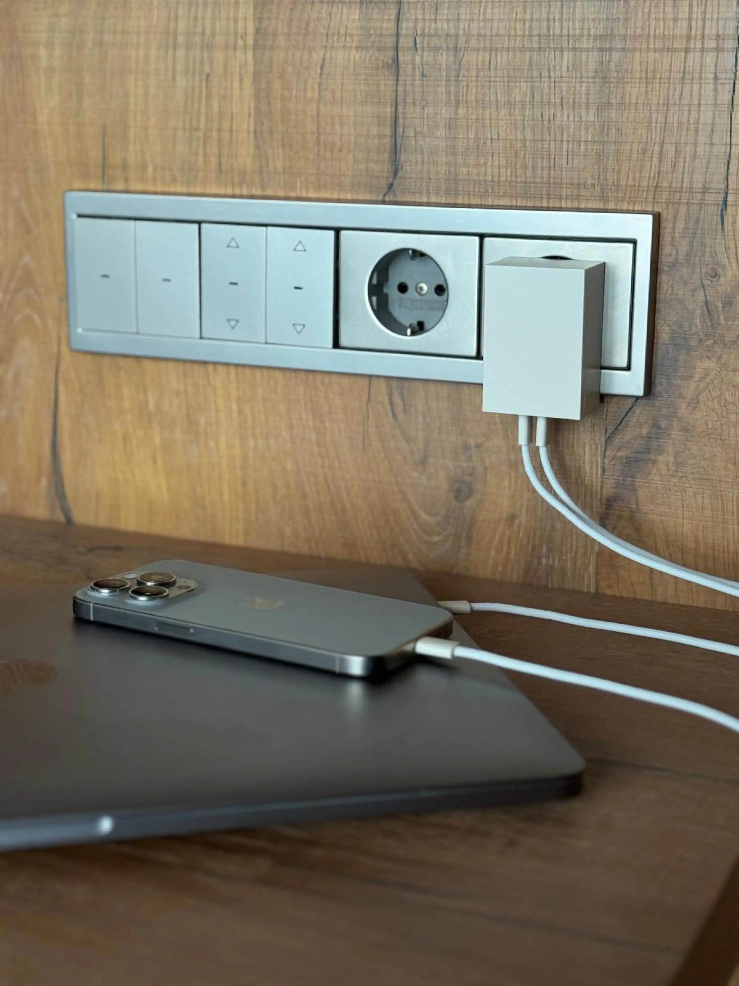 edge.65 (65 Watt) USB Ladegerät. Farbe: Dune